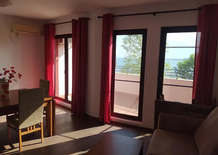 Visit Sunny Marina Ράβντα