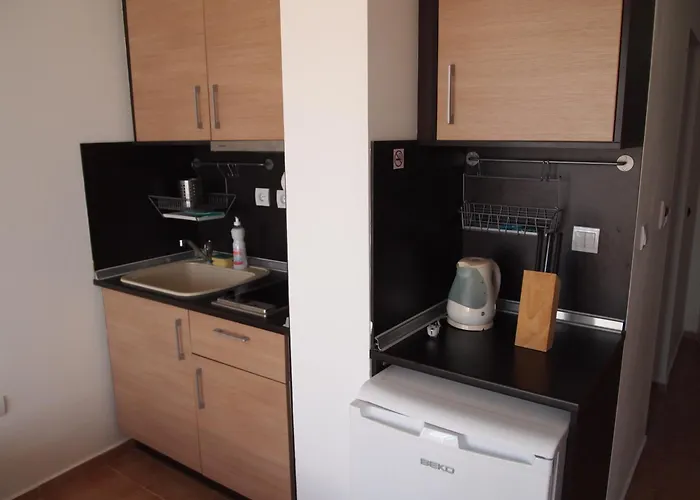 Visit Sunny Marina Ράβντα