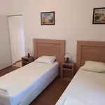 Visit Sunny Marina Apartman *