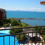 Visit Sunny Marina ラヴダ